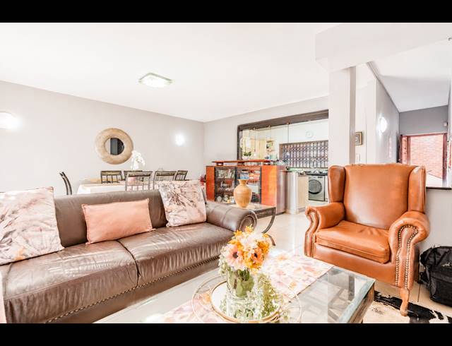 4 BEDROOM TOWNHOUSE FOR SALE IN MUSGRAVE